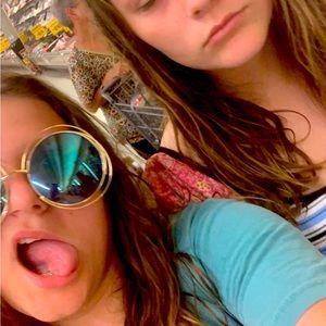 Meet your Posher, Makayla